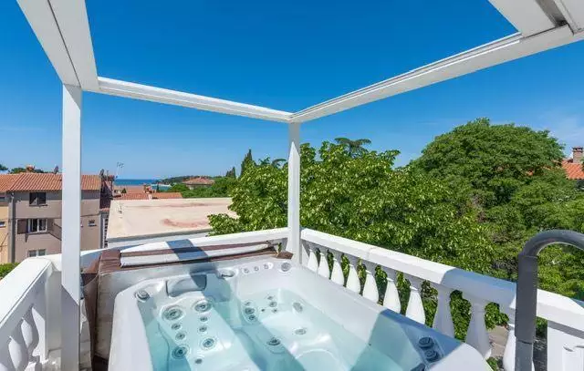Villa 350m² in Croatia, Rovinj. Priced at 2877000€ rent photo-3