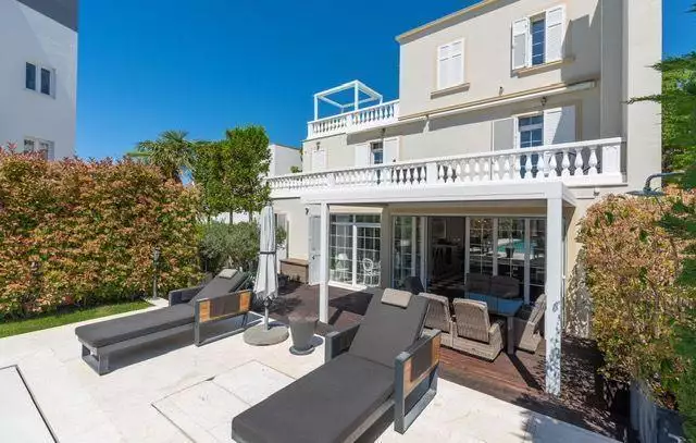 Villa 350m² in Croatia, Rovinj. Priced at 2877000€ rent photo-5