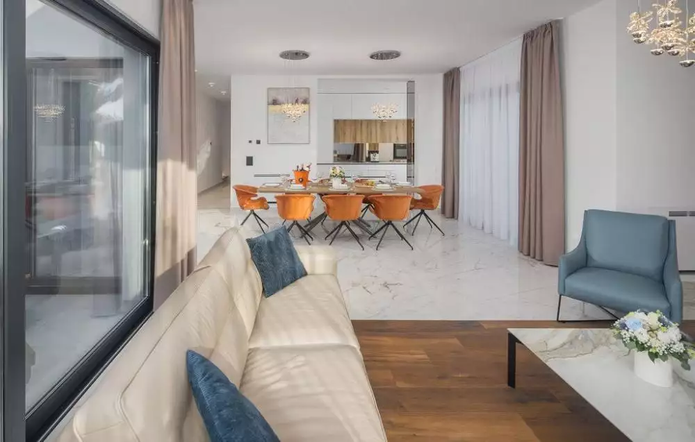 Villa 250m² in Croatia, Umag. Priced at 2300000€ rent photo-6