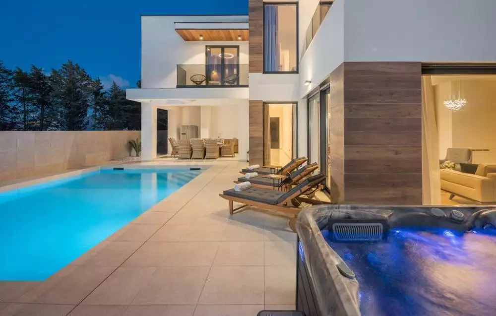 Villa 250m² in Croatia, Umag. Priced at 2300000€ rent photo-18