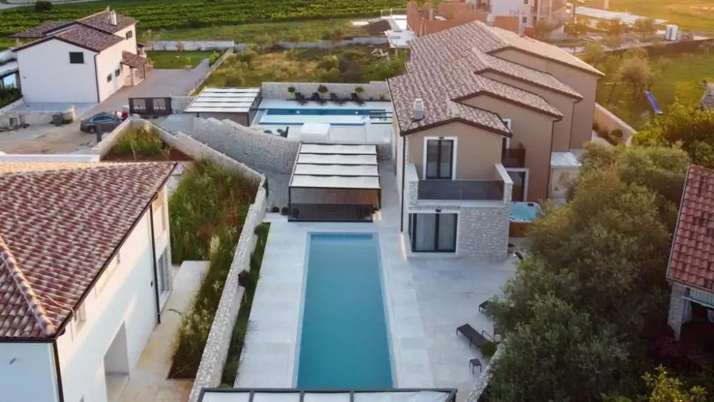 Villa 146m² in Croatia, Brtonigla. Priced at 550000€ rent photo-4