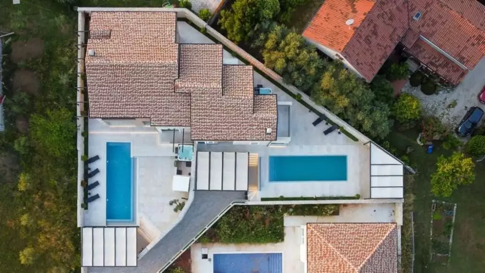 Villa 146m² in Croatia, Brtonigla. Priced at 550000€ rent photo-5