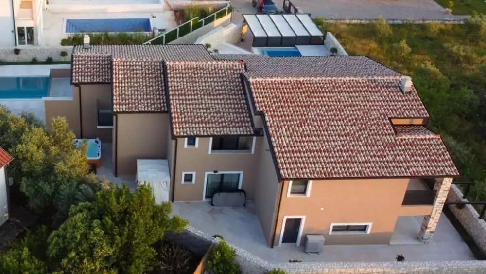 Villa 146m² in Croatia, Brtonigla. Priced at 550000€ rent photo-6