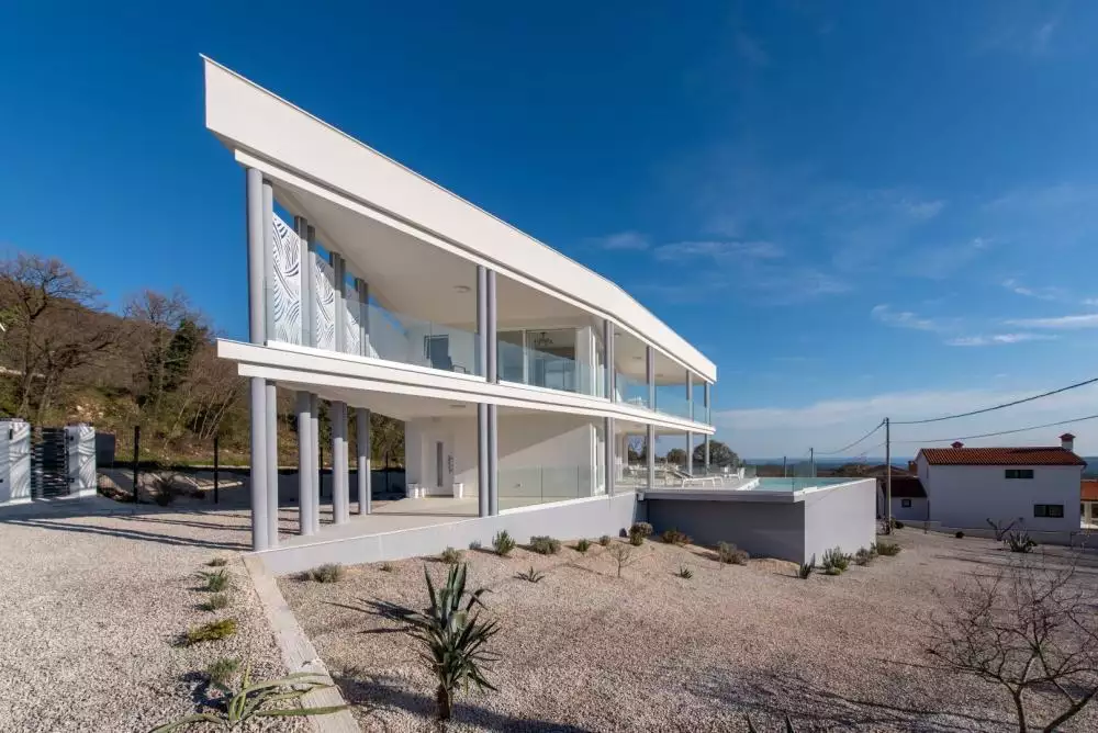 Villa 223m² in Croatia, Labin. Priced at 699000€ rent photo-1