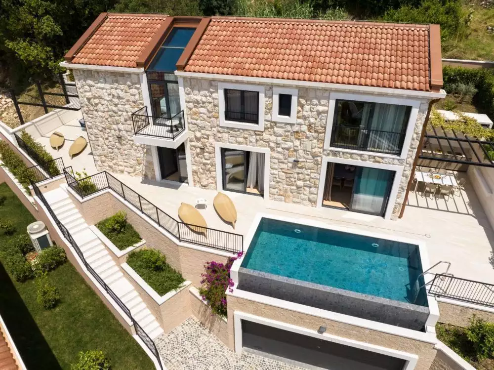 Villa 180m² in Croatia, Dubrovnik. Priced at 1800000€ rent photo-4
