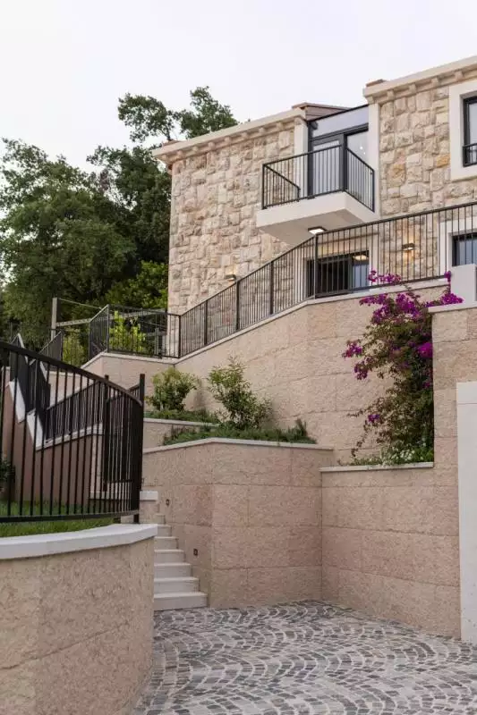 Villa 180m² in Croatia, Dubrovnik. Priced at 1800000€ rent photo-7