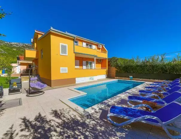 Villa 246m² in Croatia, Kastela. Priced at 650000€ rent photo-3