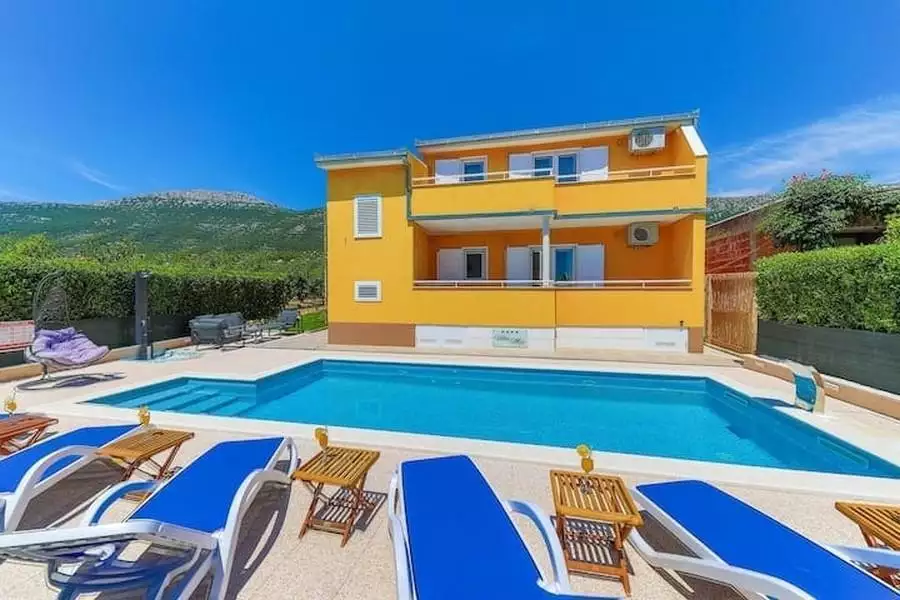 Villa 246m² in Croatia, Kastela. Priced at 650000€ rent photo-15