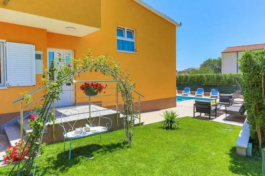 Villa 246m² in Croatia, Kastela. Priced at 650000€ rent photo-17