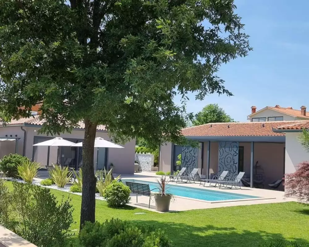 Villa 212m² in Croatia, Labin. Priced at 695000€ rent photo-4