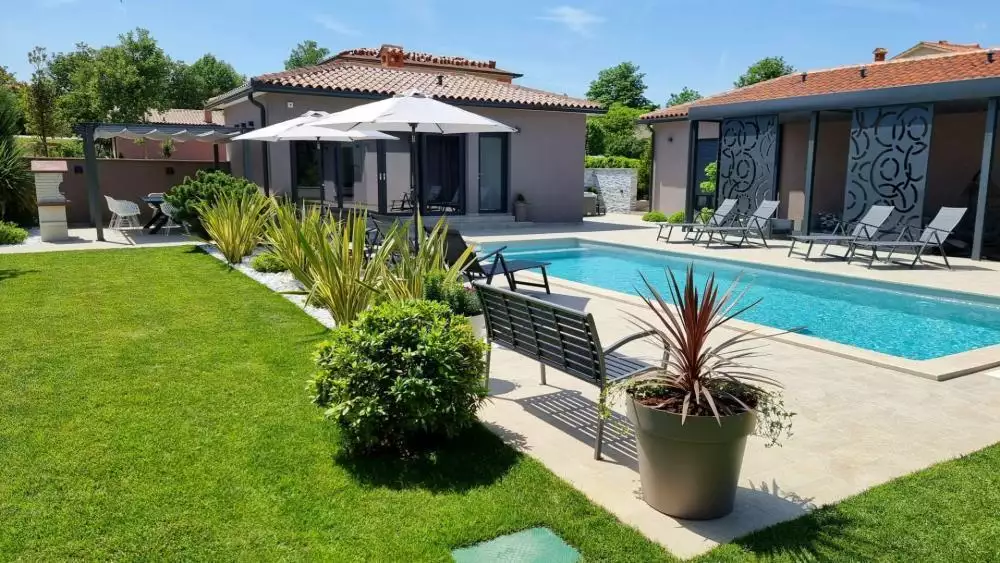 Villa 212m² in Croatia, Labin. Priced at 695000€ rent photo-24