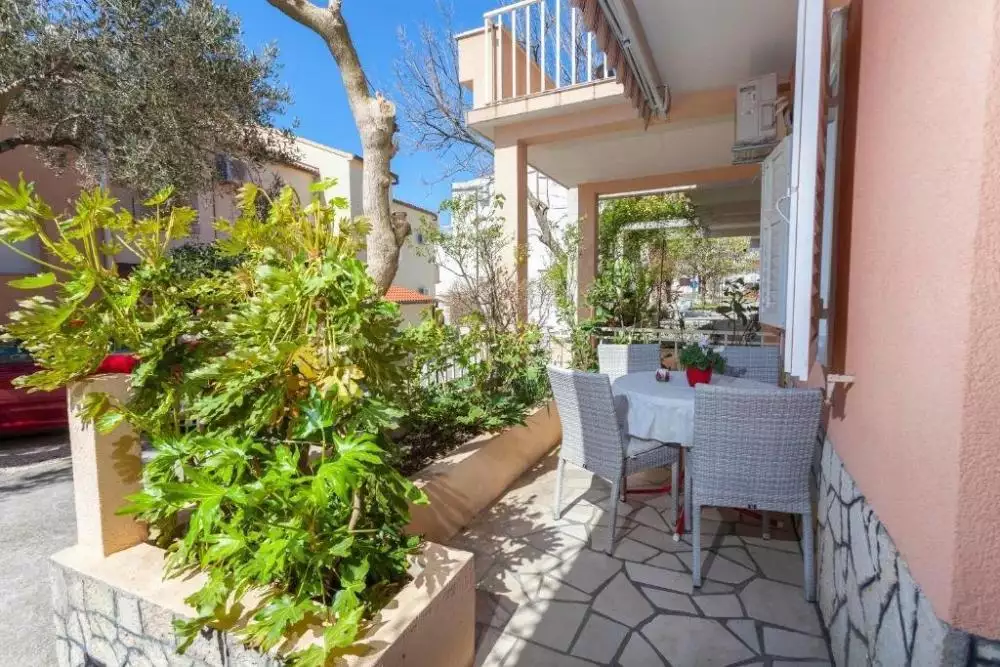 Hotels 377m² in Croatia, Tucepi. Priced at 950000€ rent photo-10