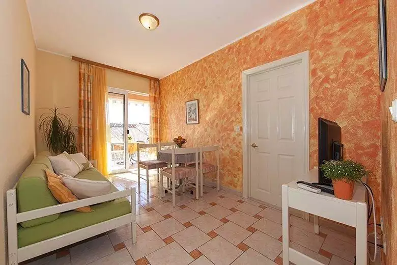 Hotels 377m² in Croatia, Tucepi. Priced at 950000€ rent photo-12