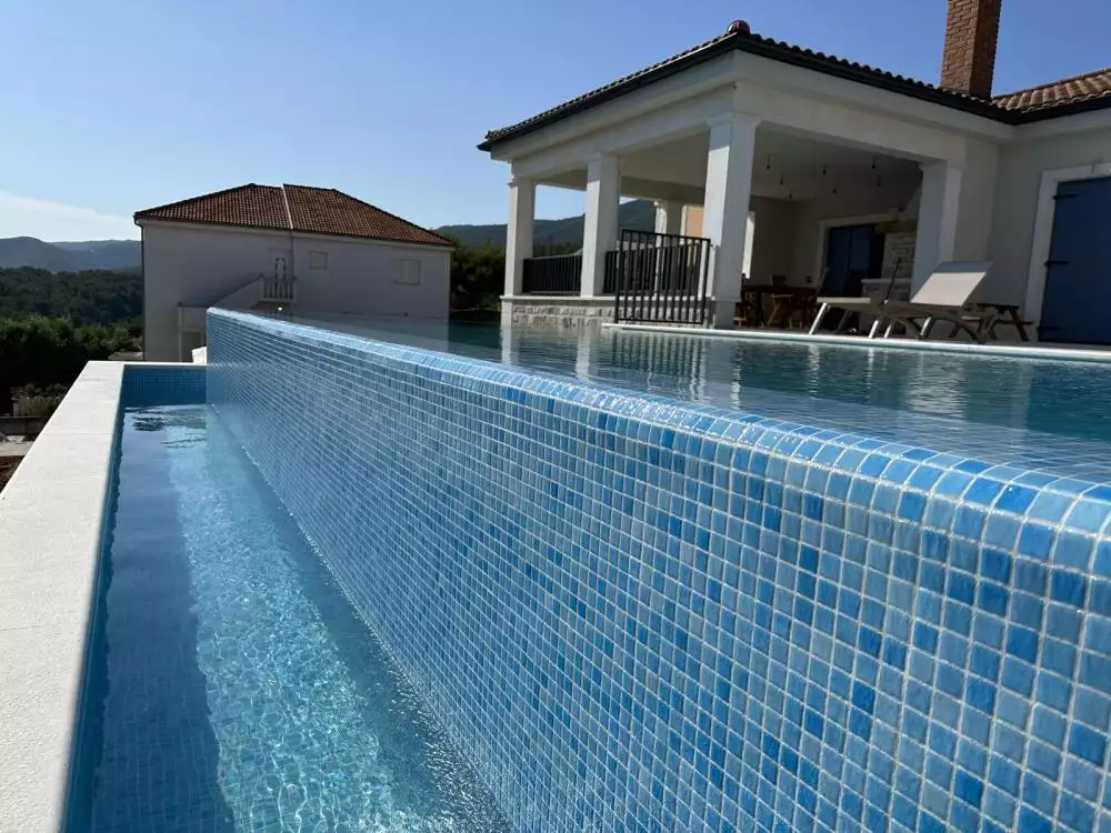 Villa 230m² in Croatia, Jelsa. Priced at 1950000€ rent photo-2