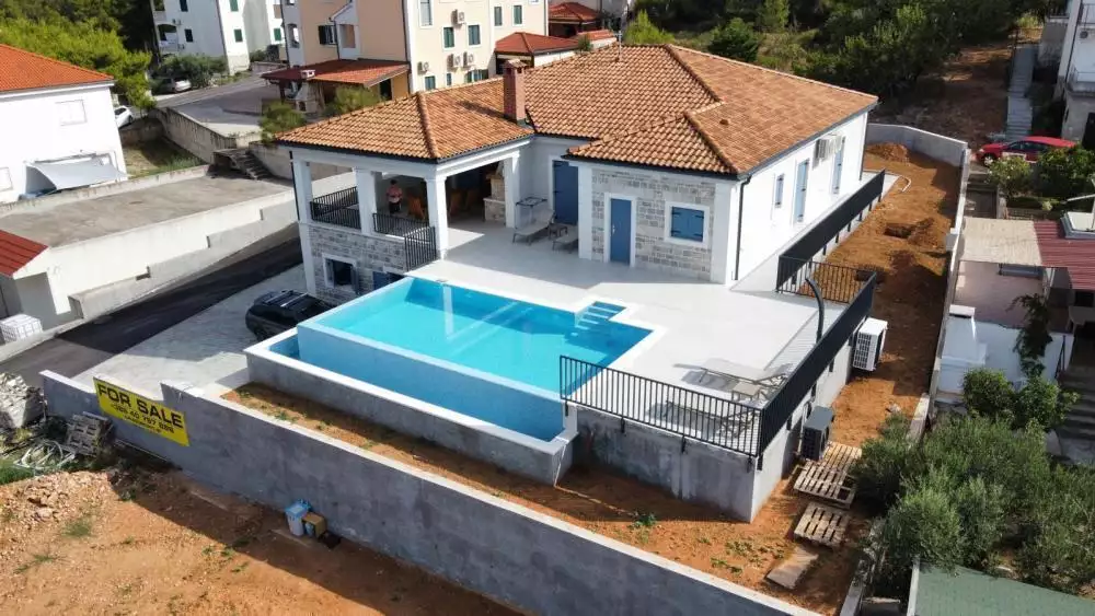 Villa 230m² in Croatia, Jelsa. Priced at 1950000€ rent photo-4