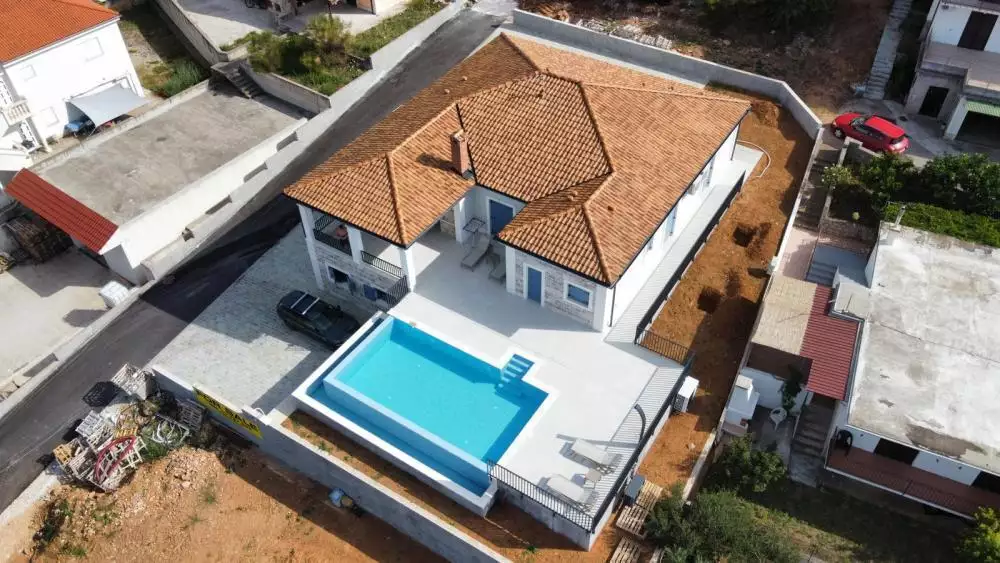 Villa 230m² in Croatia, Jelsa. Priced at 1950000€ rent photo-5