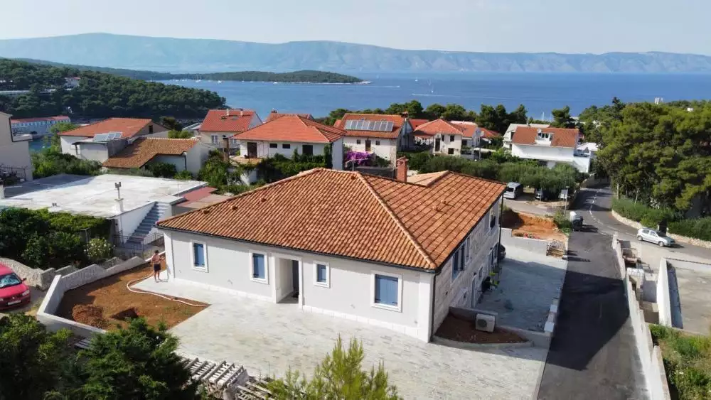 Villa 230m² in Croatia, Jelsa. Priced at 1950000€ rent photo-7