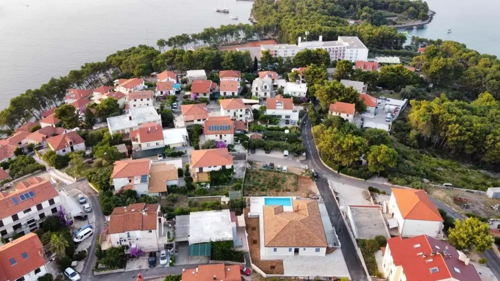 Villa 230m² in Croatia, Jelsa. Priced at 1950000€ rent photo-9