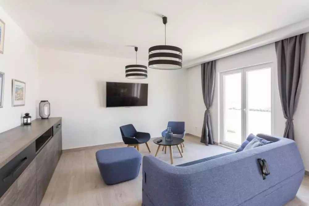Villa 300m² in Croatia, Mlini. Priced at 1200000€ rent photo-13