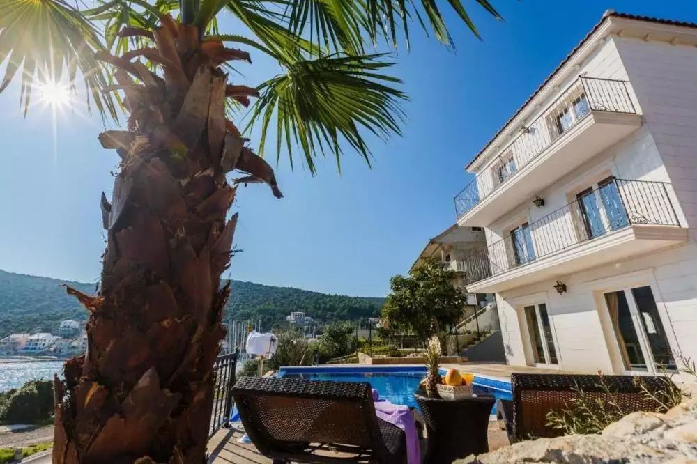 Villa 247m² in Croatia, Trogir. Priced at 1400000€ rent photo-4