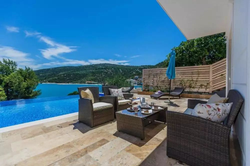 Villa 247m² in Croatia, Trogir. Priced at 1400000€ rent photo-6