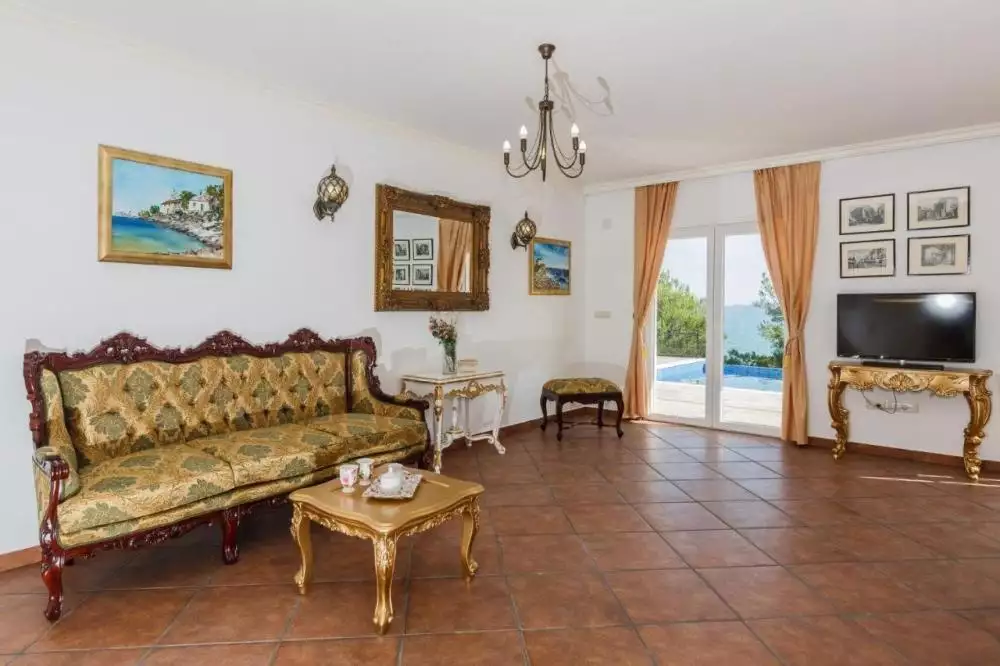 Villa 247m² in Croatia, Trogir. Priced at 1400000€ rent photo-7