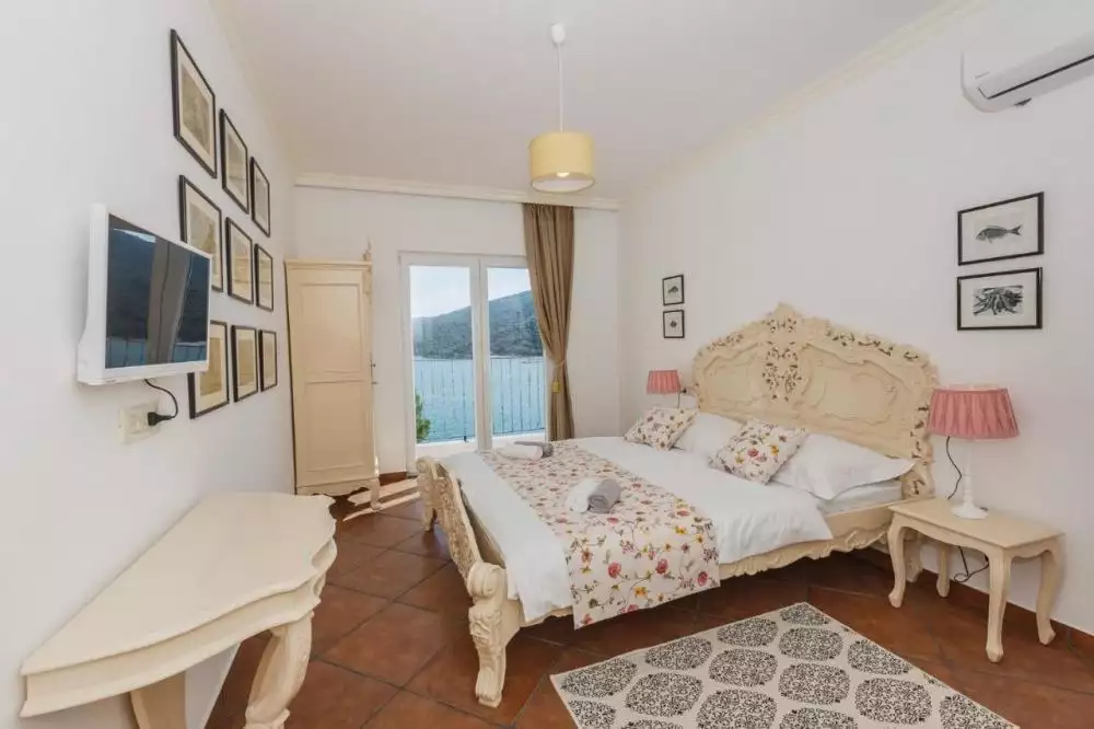 Villa 247m² in Croatia, Trogir. Priced at 1400000€ rent photo-9