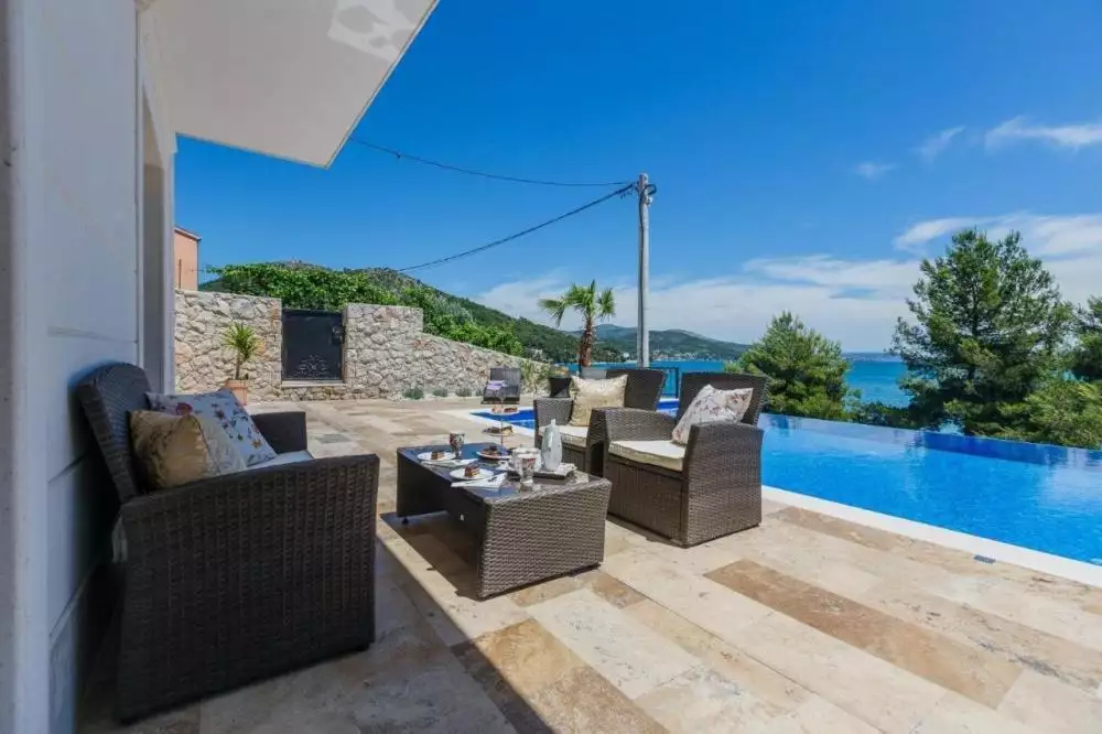 Villa 247m² in Croatia, Trogir. Priced at 1400000€ rent photo-10