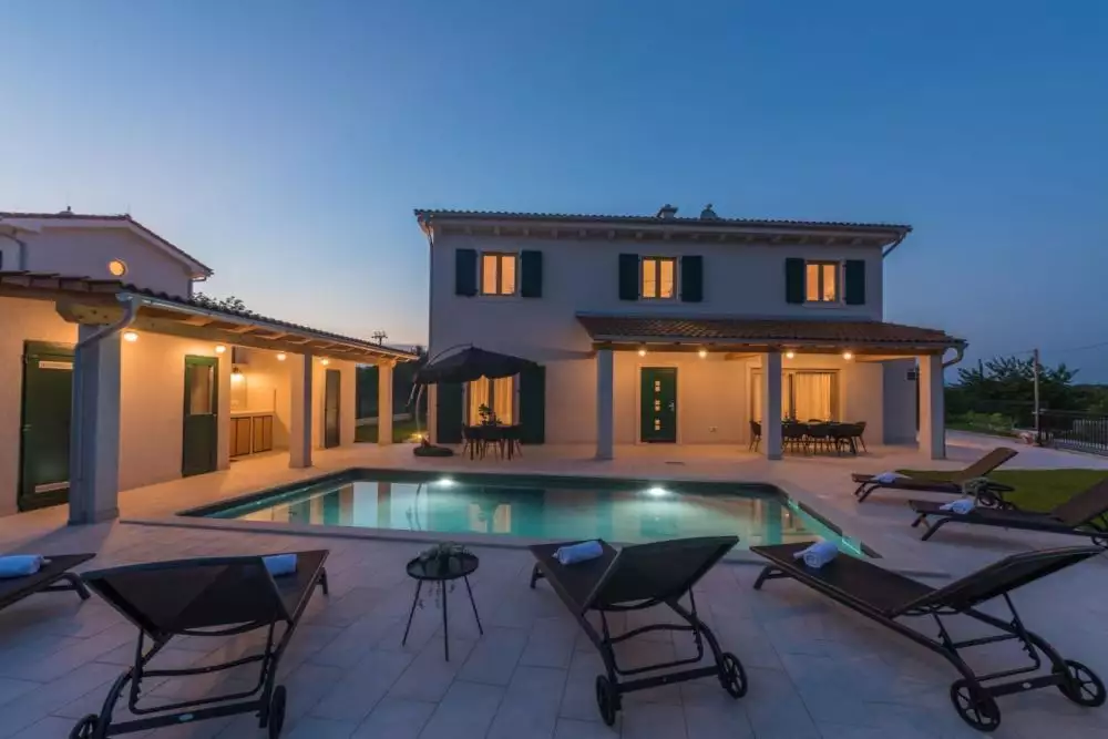 Villa 160m² in Croatia, Barban. Priced at 570000€ rent photo-4