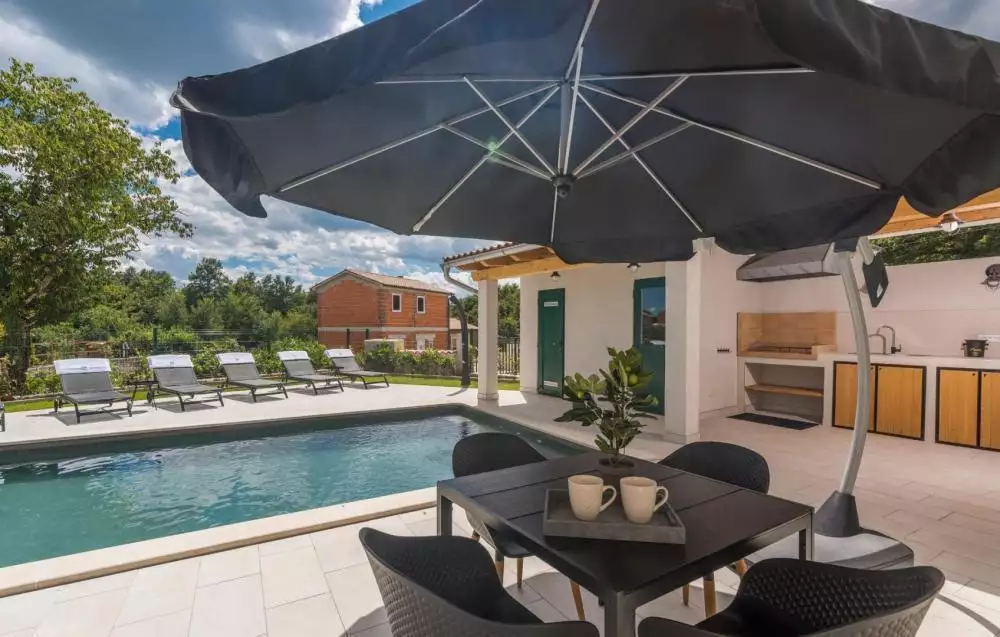 Villa 160m² in Croatia, Barban. Priced at 570000€ rent photo-5