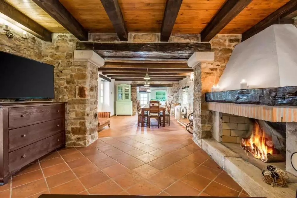 Villa 300m² in Italy, Mutignano. Priced at 890000€ rent photo-11