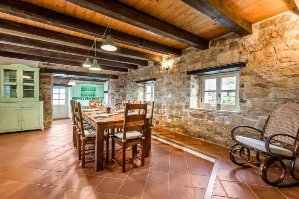 Villa 300m² in Italy, Mutignano. Priced at 890000€ rent photo-12