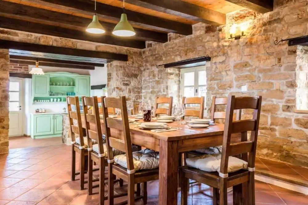Villa 300m² in Italy, Mutignano. Priced at 890000€ rent photo-13