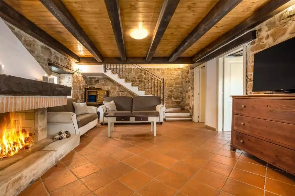 Villa 300m² in Italy, Mutignano. Priced at 890000€ rent photo-17