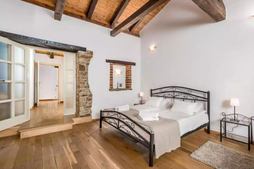 Villa 300m² in Italy, Mutignano. Priced at 890000€ rent photo-18