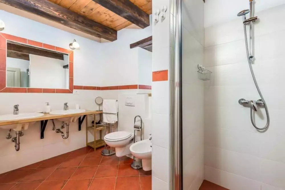 Villa 300m² in Italy, Mutignano. Priced at 890000€ rent photo-20