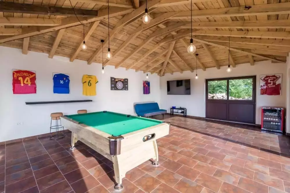 Villa 300m² in Italy, Mutignano. Priced at 890000€ rent photo-21