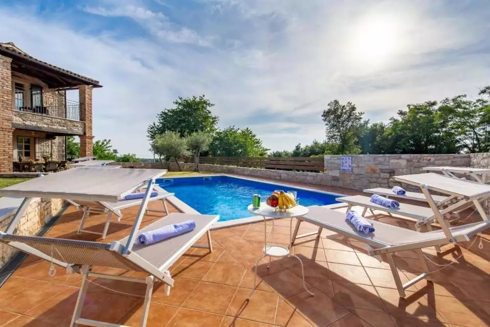 Villa 300m² in Italy, Mutignano. Priced at 890000€ rent photo-23