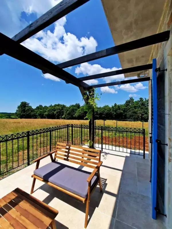 Villa 265m² in Croatia, Kanfanar. Priced at 950000€ rent photo-6