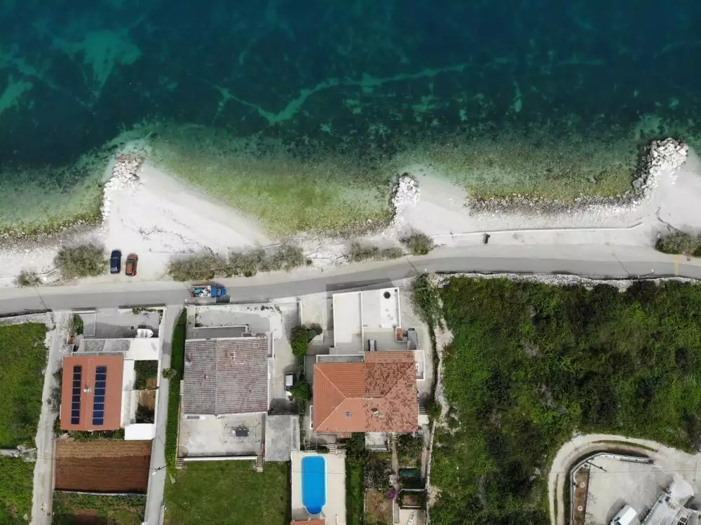 Villa 300m² in Croatia, Ciovo. Priced at 990000€ rent photo-3