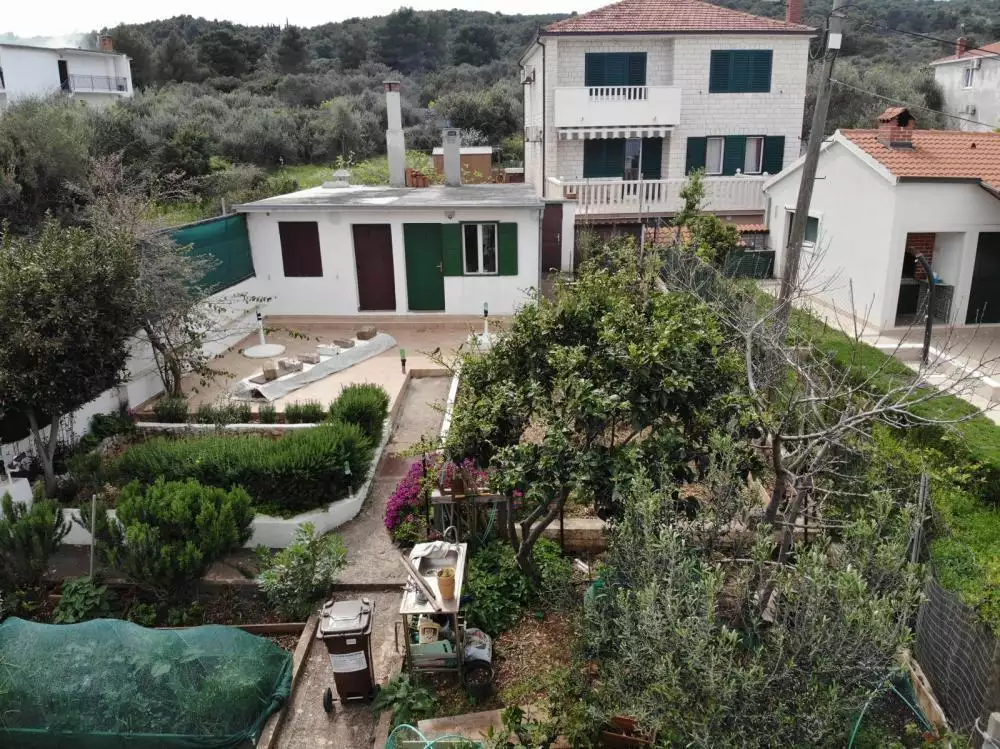 Villa 300m² in Croatia, Ciovo. Priced at 990000€ rent photo-5