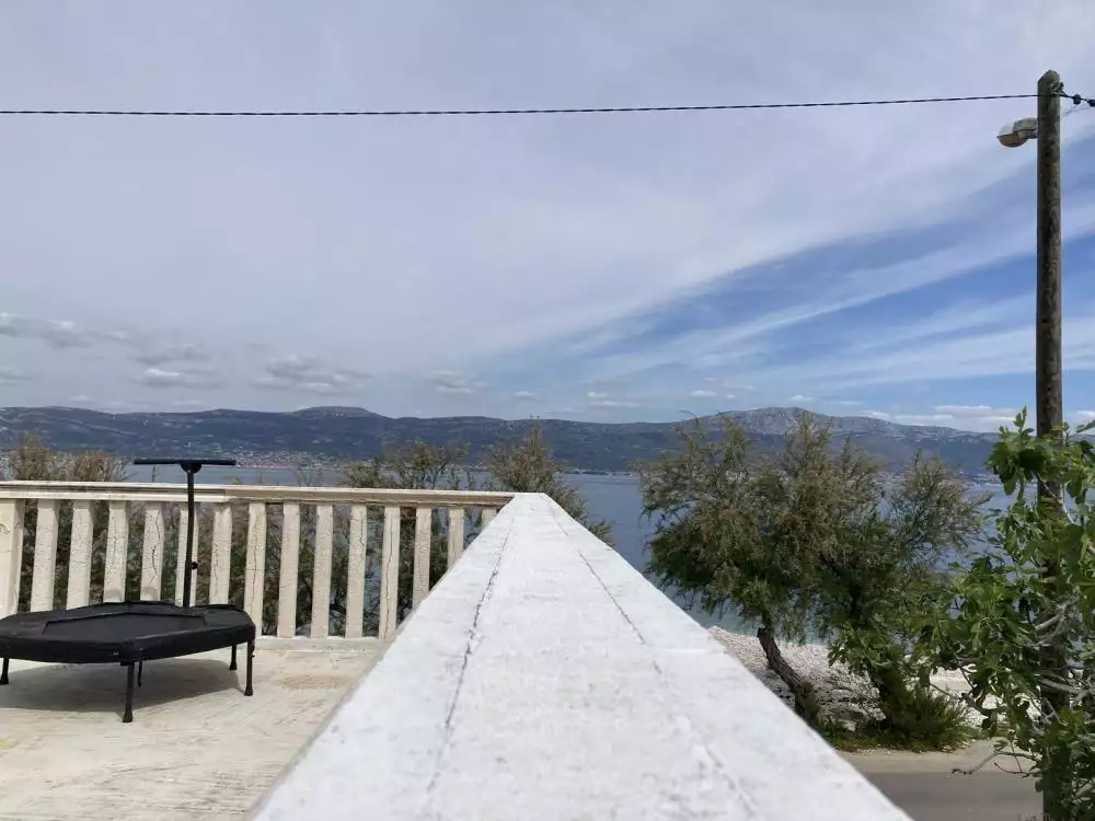 Villa 300m² in Croatia, Ciovo. Priced at 990000€ rent photo-10