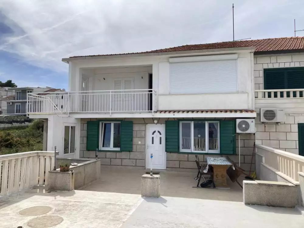 Villa 300m² in Croatia, Ciovo. Priced at 990000€ rent photo-13