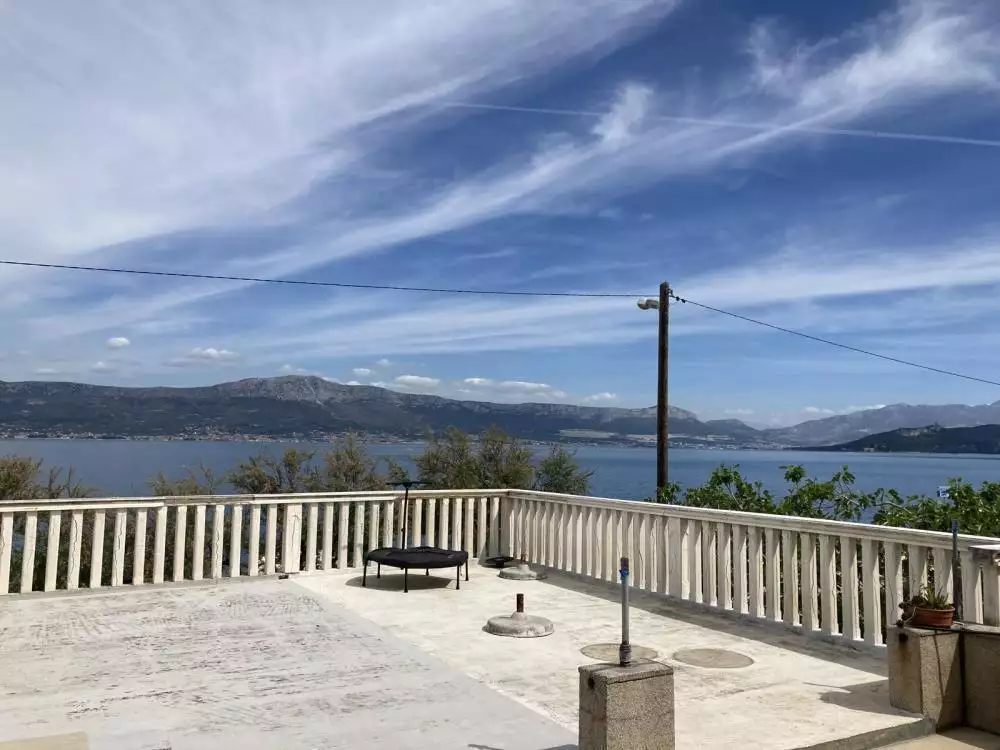 Villa 300m² in Croatia, Ciovo. Priced at 990000€ rent photo-18