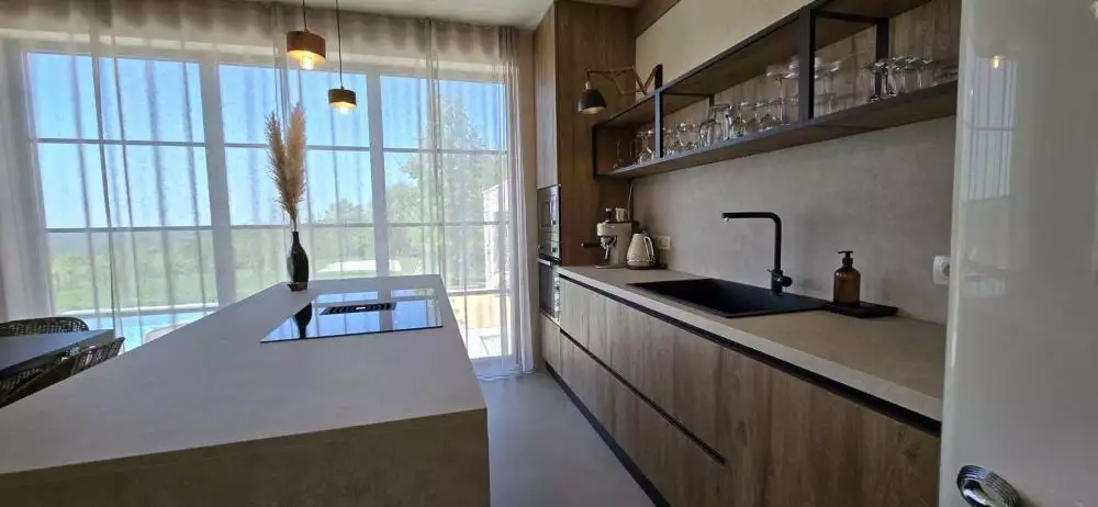 Villa 198m² in Croatia, Karojba. Priced at 780000€ rent photo-14