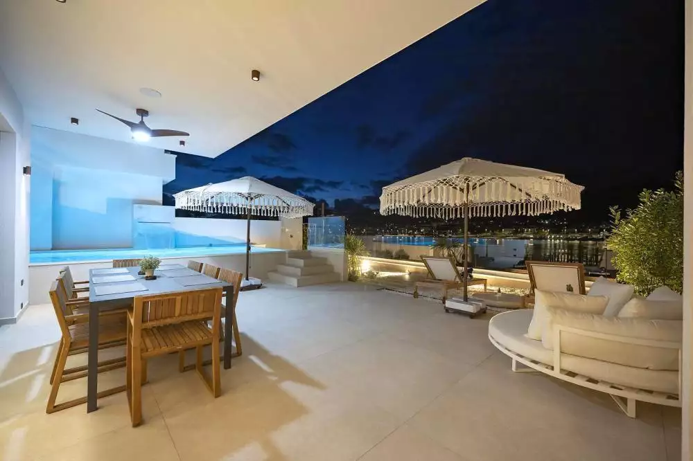 Villa 400m² in Croatia, Trogir. Priced at 2500000€ rent photo-1