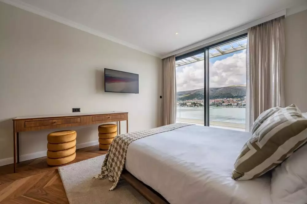 Villa 400m² in Croatia, Trogir. Priced at 2500000€ rent photo-9
