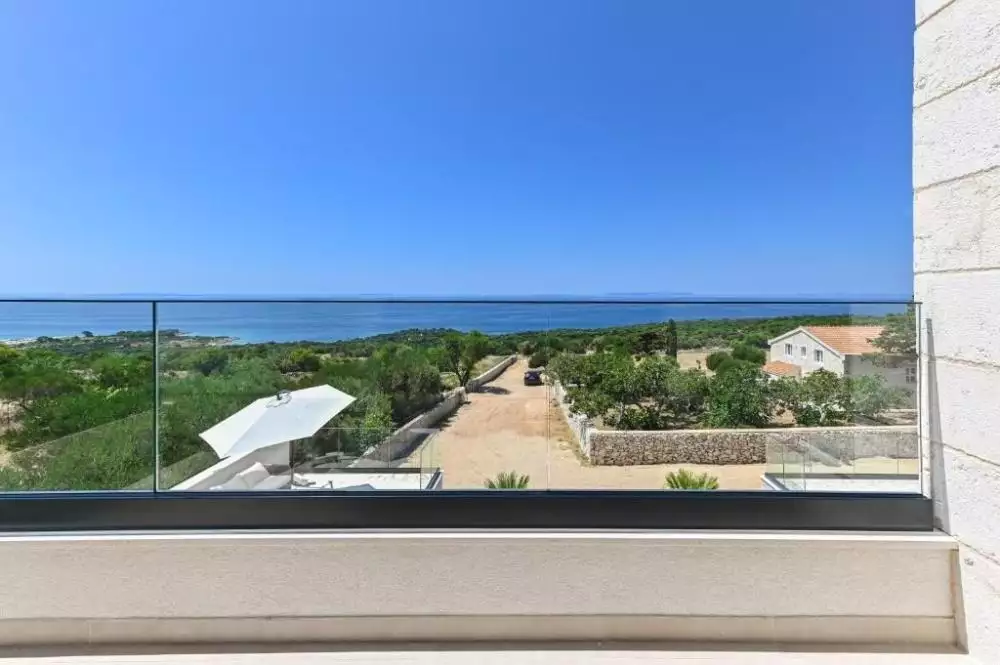 Villa 350m² in Croatia, Novalja. Priced at 1500000€ rent photo-2