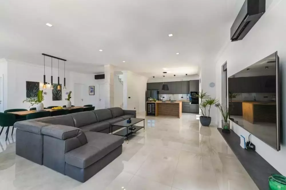 Villa 350m² in Croatia, Novalja. Priced at 1500000€ rent photo-10
