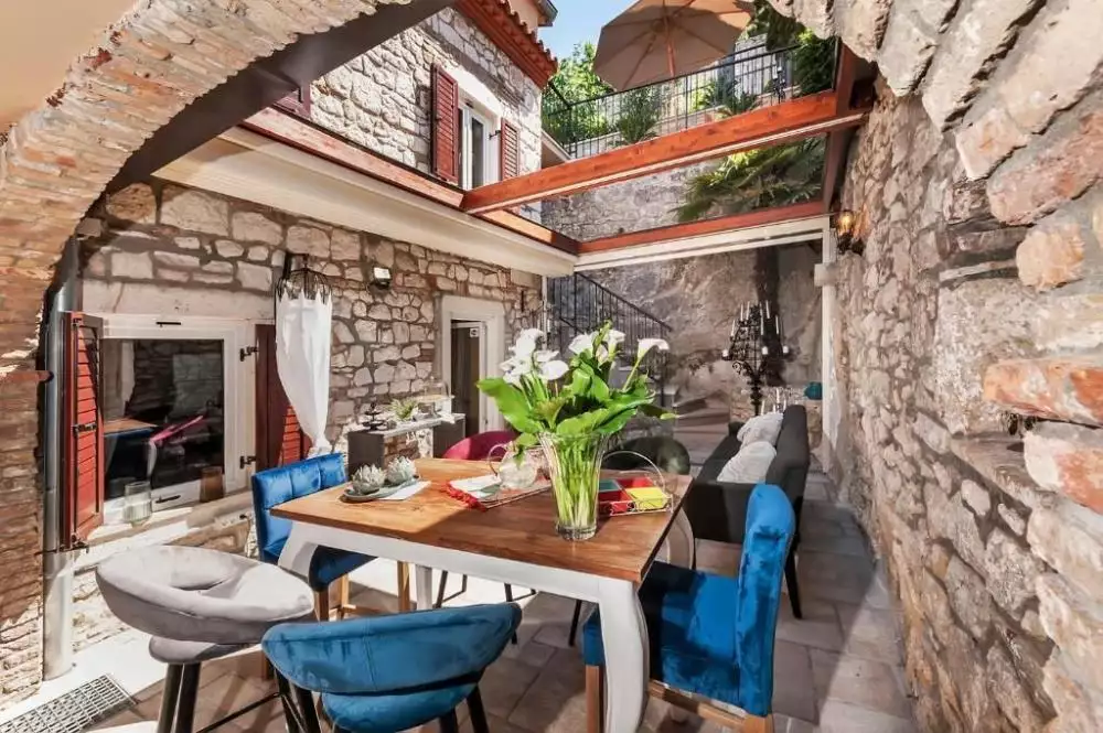 Hotels 390m² in Croatia, Rovinj. Priced at 3635000€ rent photo-1